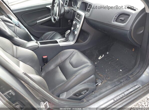 YV440MWK7H1023845 2017 VOLVO V60 CROSS COUNTRY Gray Вид салону спереду
