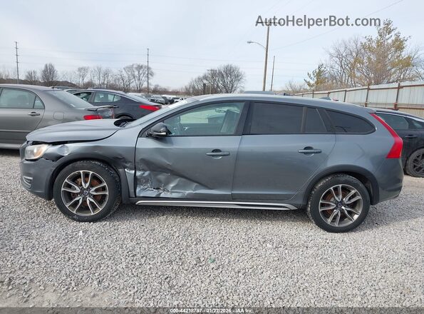 YV440MWK7H1023845 2017 VOLVO V60 CROSS COUNTRY Gray 