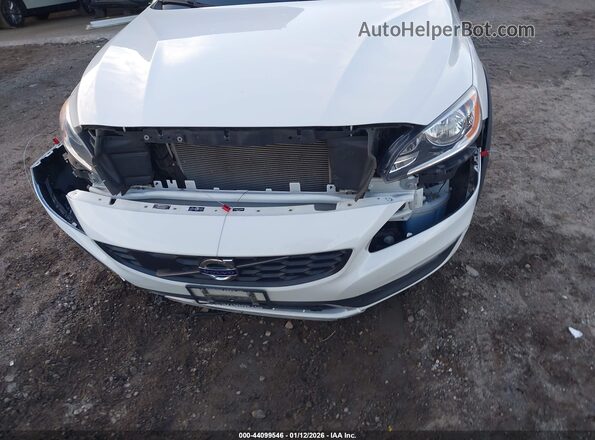 YV440MWK7J2056800 2018 VOLVO V60 CROSS COUNTRY White Vista frontal