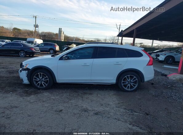 YV440MWK7J2056800 2018 VOLVO V60 CROSS COUNTRY White Vista interior de 360 grados
