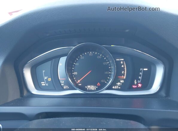 YV440MWK7J2056800 2018 VOLVO V60 CROSS COUNTRY White Vista de los asientos traseros