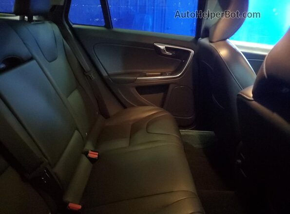 YV440MWK8J2056319 2018 VOLVO V60 Gray Rear interior view