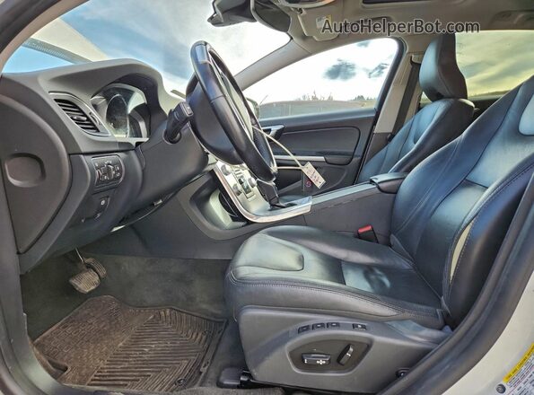 YV440MWK8J2058653 2018 VOLVO V60 White Widok wnętrza z przodu
