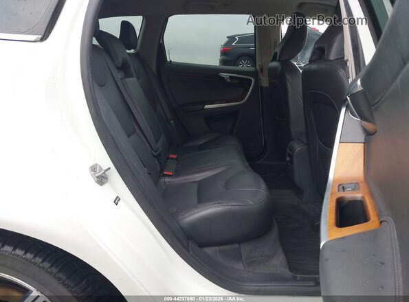 YV449MRU7H2009666 2017 VOLVO XC60 White Widok naklejki z numerem VIN