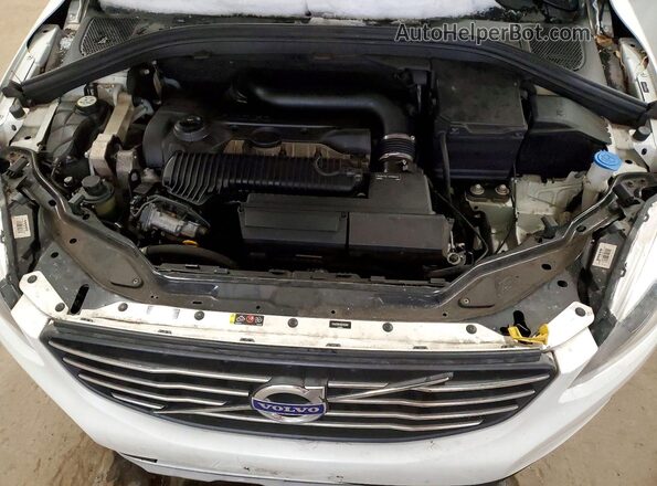 YV4612RKXG2782567 2016 VOLVO XC60 White Vista del compartimento del motor