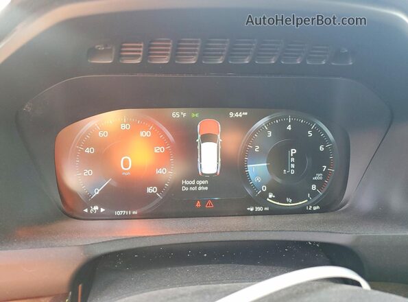 YV4A22PK6H1169976 2017 VOLVO XC90 White 