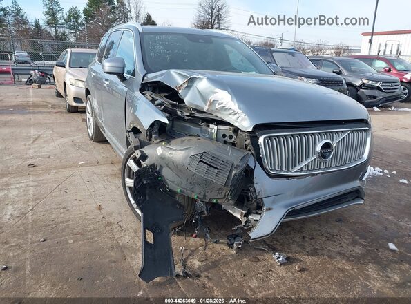 YV4A22PL6J1192706 2018 VOLVO XC90 Серый Вид спереди