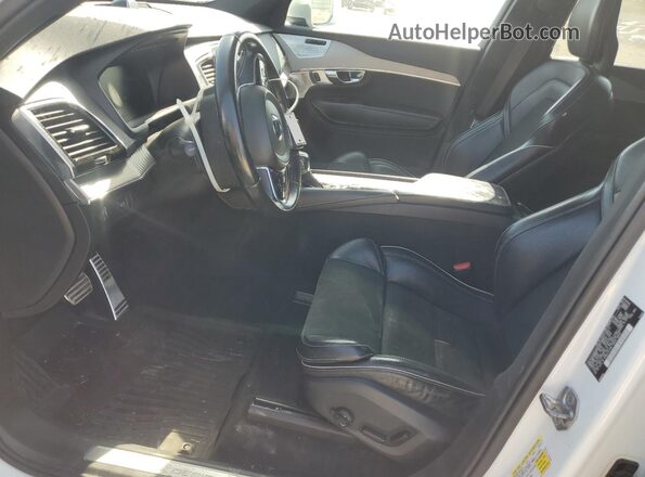 YV4A22PM2G1073259 2016 VOLVO XC90 White Front interior view