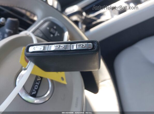 YV4A22RK2J1022010 2018 VOLVO XC60 Blue Widok deski rozdzielczej