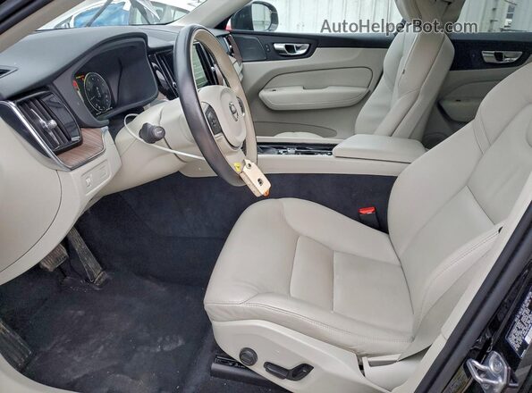 YV4A22RKXM1748444 2021 VOLVO XC60 Black 