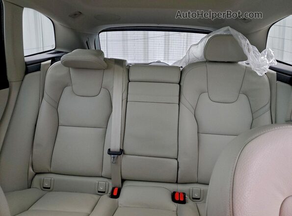 YV4A22RKXM1748444 2021 VOLVO XC60 Black 