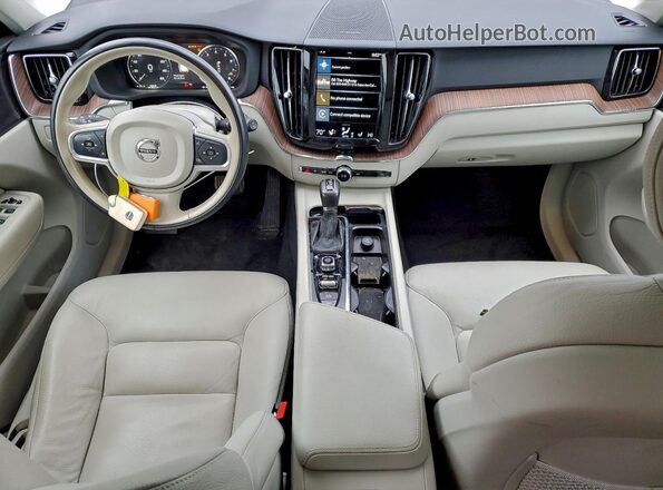 YV4A22RKXM1748444 2021 VOLVO XC60 Black 