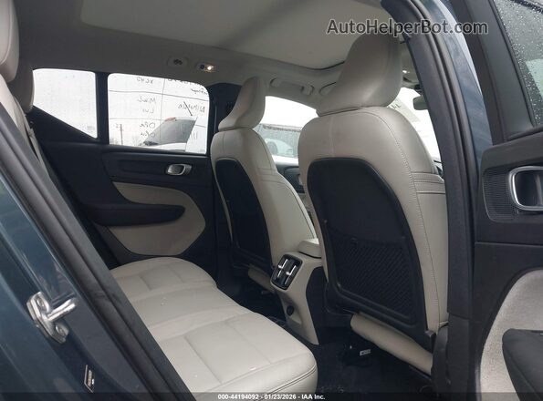YV4AC2HL5K2050239 2019 VOLVO XC40 Dark Blue Widok naklejki z numerem VIN