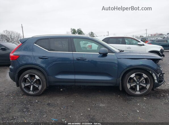 YV4AC2HL5K2050239 2019 VOLVO XC40 Dark Blue Widok wnętrza z tyłu