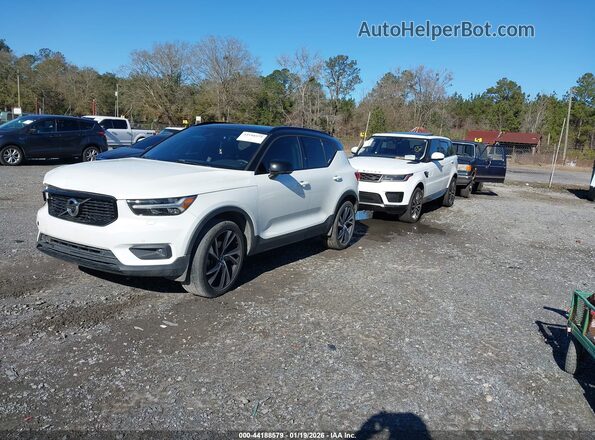 YV4AC2HMXL2284418 2020 VOLVO XC40 White Front left