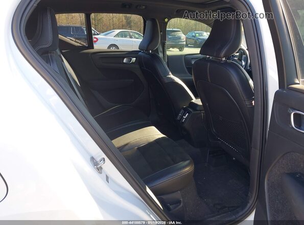 YV4AC2HMXL2284418 2020 VOLVO XC40 White VIN sticker view