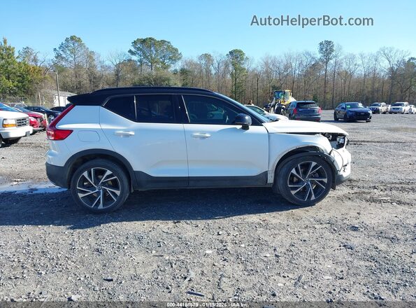 YV4AC2HMXL2284418 2020 VOLVO XC40 White 360 interior view