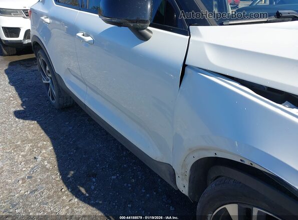YV4AC2HMXL2284418 2020 VOLVO XC40 White 