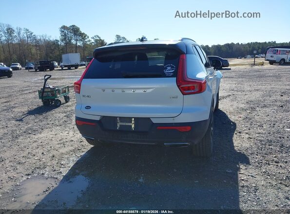 YV4AC2HMXL2284418 2020 VOLVO XC40 White 