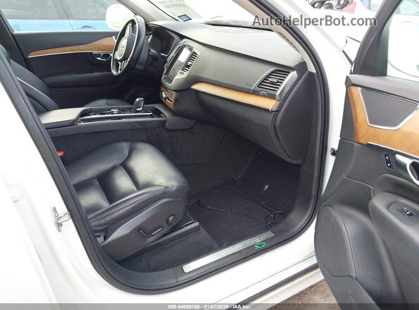 YV4BR0CK0M1717099 2021 VOLVO XC90 RECHARGE PLUG-IN HYBRID White Вид салону спереду