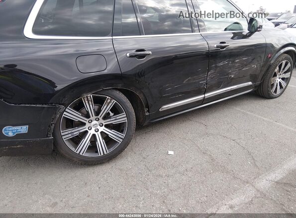 YV4BR0CL9M1682586 2021 VOLVO XC90 RECHARGE PLUG-IN HYBRID Black Widok z przodu