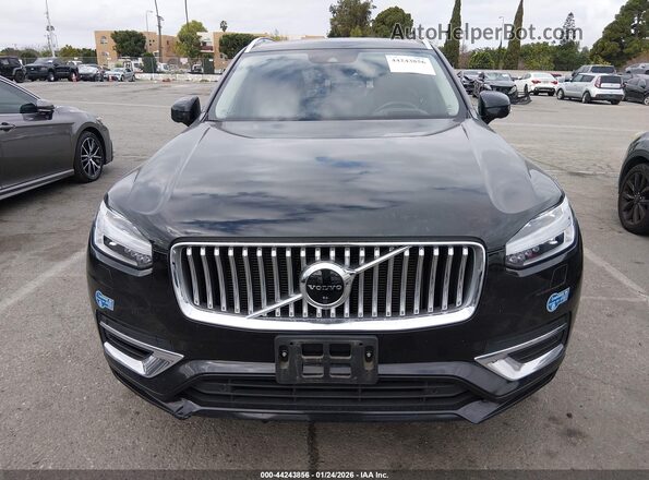YV4BR0CL9M1682586 2021 VOLVO XC90 RECHARGE PLUG-IN HYBRID Black Widok wnętrza z tyłu