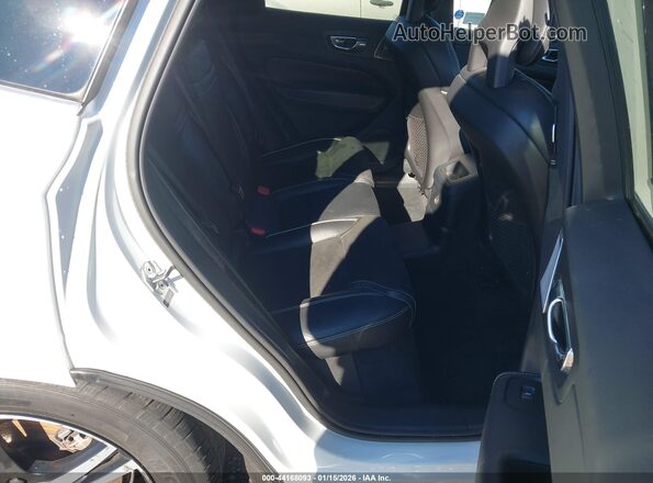 YV4BR0DM4J1003424 2018 VOLVO XC60 HYBRID White Widok naklejki z numerem VIN