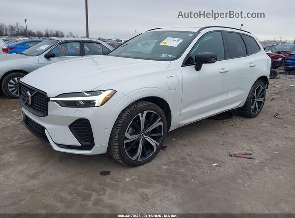 YV4BR0DMXN1946407 2022 VOLVO XC60 RECHARGE PLUG-IN HYBRID White წინა მარცხენა ხედი სამი მეოთხედიდან