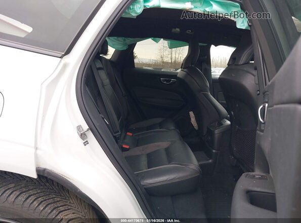 YV4BR0DMXN1946407 2022 VOLVO XC60 RECHARGE PLUG-IN HYBRID White VIN კოდის სტიკერის ხედი