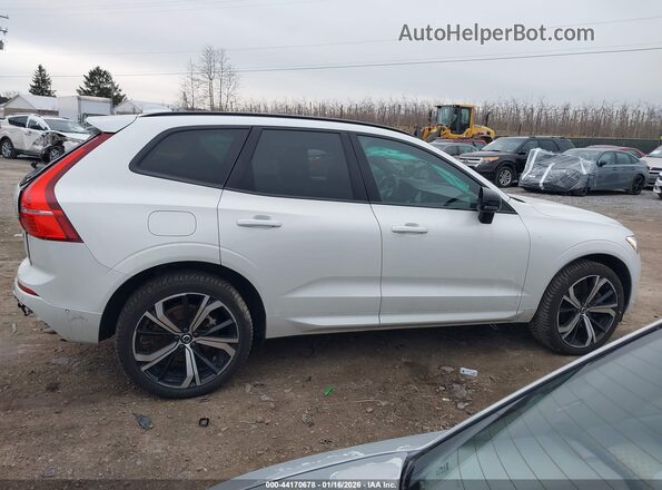 YV4BR0DMXN1946407 2022 VOLVO XC60 RECHARGE PLUG-IN HYBRID White უკანა სალონის ხედი