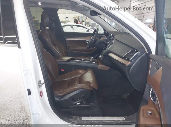 YV4BR0PL3J1323479 2018 VOLVO XC90 HYBRID Белый Вид салона спереди