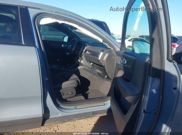 YV4ED3GL5P2062534 2023 VOLVO C40 RECHARGE PURE ELECTRIC Gray Widok wnętrza z przodu