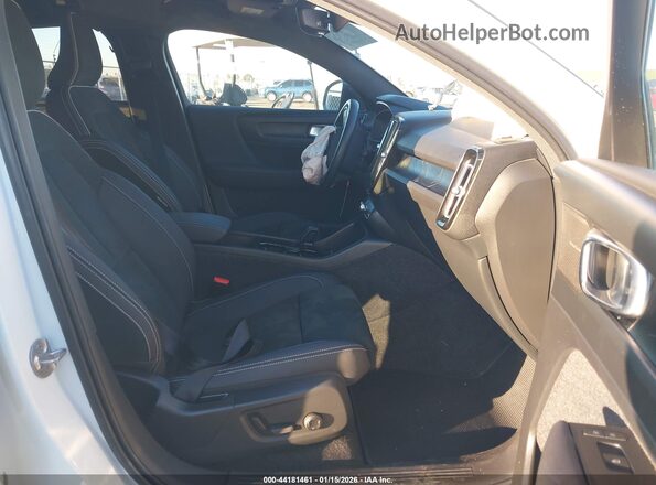 YV4ED3GM4P2032806 2023 VOLVO C40 RECHARGE PURE ELECTRIC White Вид салону спереду