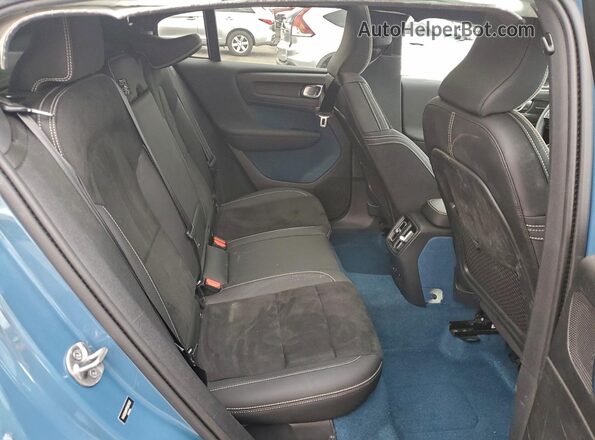 YV4ED3GM7P2037837 2023 VOLVO C40 Blue Սալոնի հետևի տեսք
