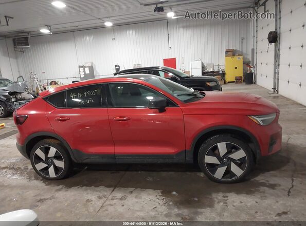 YV4ED3GM9P2040058 2023 VOLVO C40 RECHARGE PURE ELECTRIC Красный Вид задней части салона