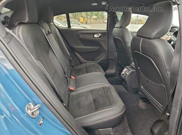 YV4ED3GMXP2039677 2023 VOLVO C40 Blue უკანა სავარძლების ხედი