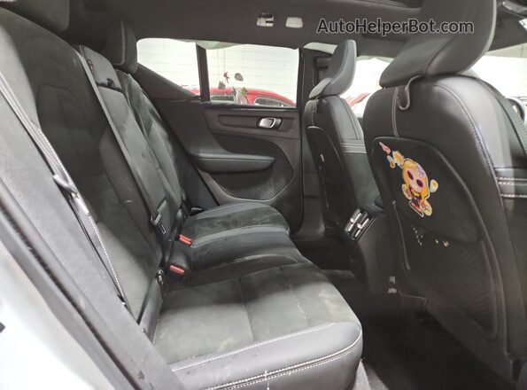 YV4ED3UB1N2751463 2022 VOLVO XC40 Gray Вид задньої частини салону