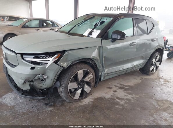 YV4ED3UM0P2082249 2023 VOLVO XC40 RECHARGE PURE ELECTRIC Green Вид спереду