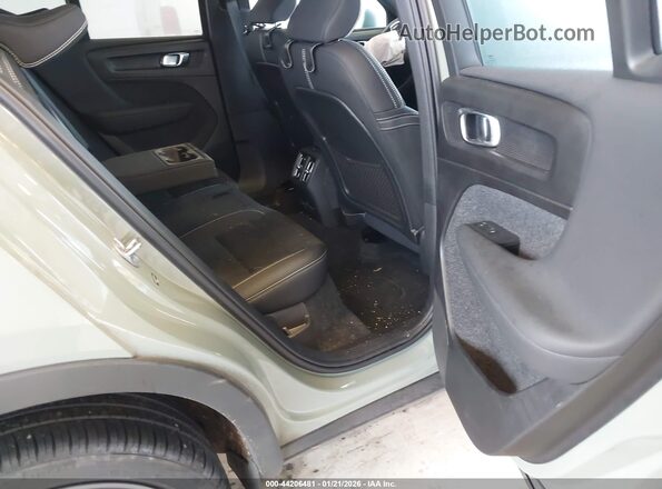 YV4ED3UM0P2082249 2023 VOLVO XC40 RECHARGE PURE ELECTRIC Green Вид наклейки з VIN-кодом