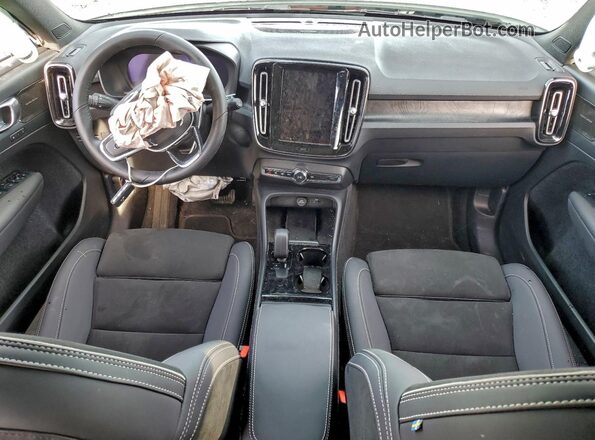 YV4ED3UM1P2988801 2023 VOLVO XC40 White Вид панелі приладів