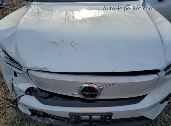 YV4ED3UM1P2988801 2023 VOLVO XC40 White Вид підкапотного простору