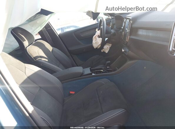 YV4ED3UM4P2025617 2023 VOLVO XC40 RECHARGE PURE ELECTRIC Blue Front interior view