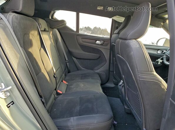 YV4ED3UR6N2711005 2022 VOLVO XC40 Green Widok wnętrza z tyłu