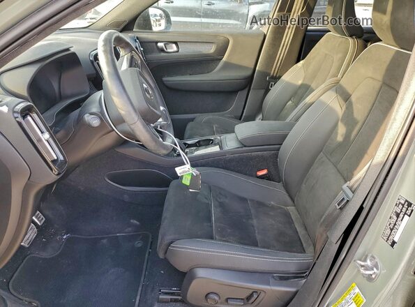 YV4ED3UR6N2711005 2022 VOLVO XC40 Green Widok wnętrza z przodu