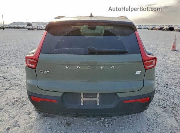 YV4ED3UR6N2711005 2022 VOLVO XC40 Green Widok z tyłu