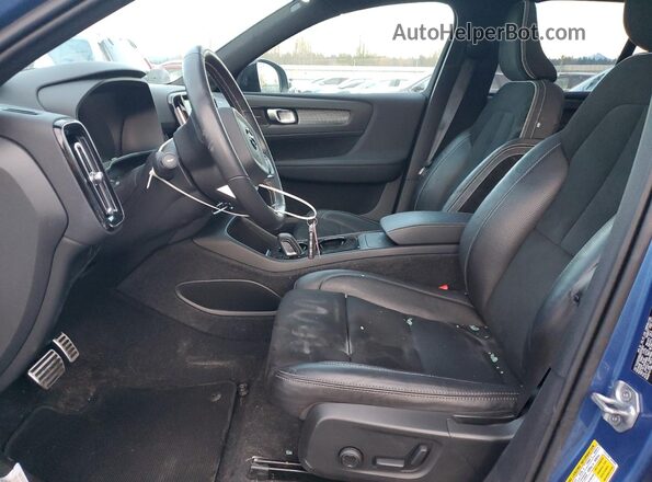 YV4ED3URXM2570874 2021 VOLVO XC40 Синий Вид салона спереди
