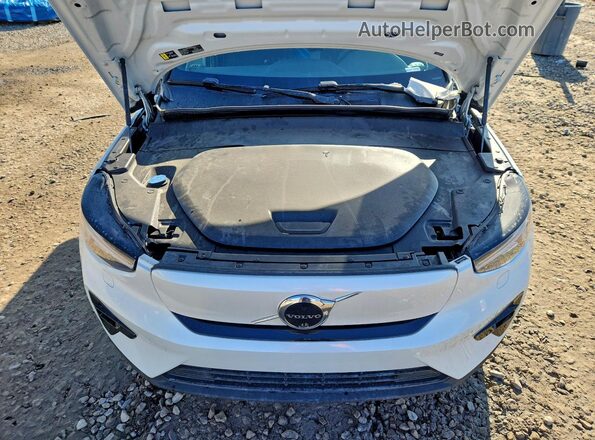 YV4ED3UW7P2975620 2023 VOLVO XC40 White Vista interior trasera