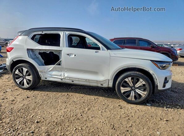 YV4ED3UW7P2975620 2023 VOLVO XC40 White Delantero derecho