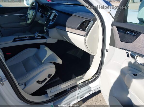 YV4H60CLXN1828224 2022 VOLVO XC90 RECHARGE PLUG-IN HYBRID White Вид салону спереду