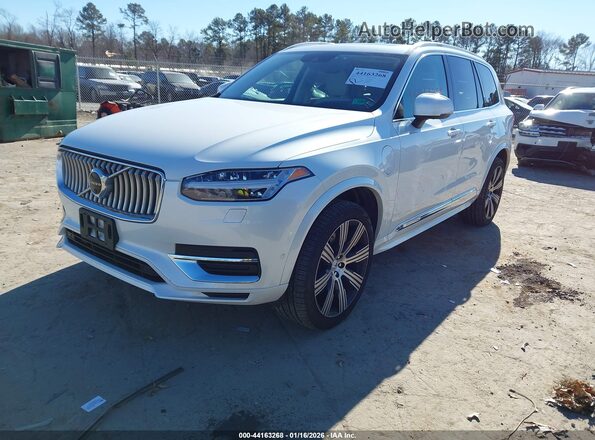 YV4H60CLXN1828224 2022 VOLVO XC90 RECHARGE PLUG-IN HYBRID White Передня ліва чверть